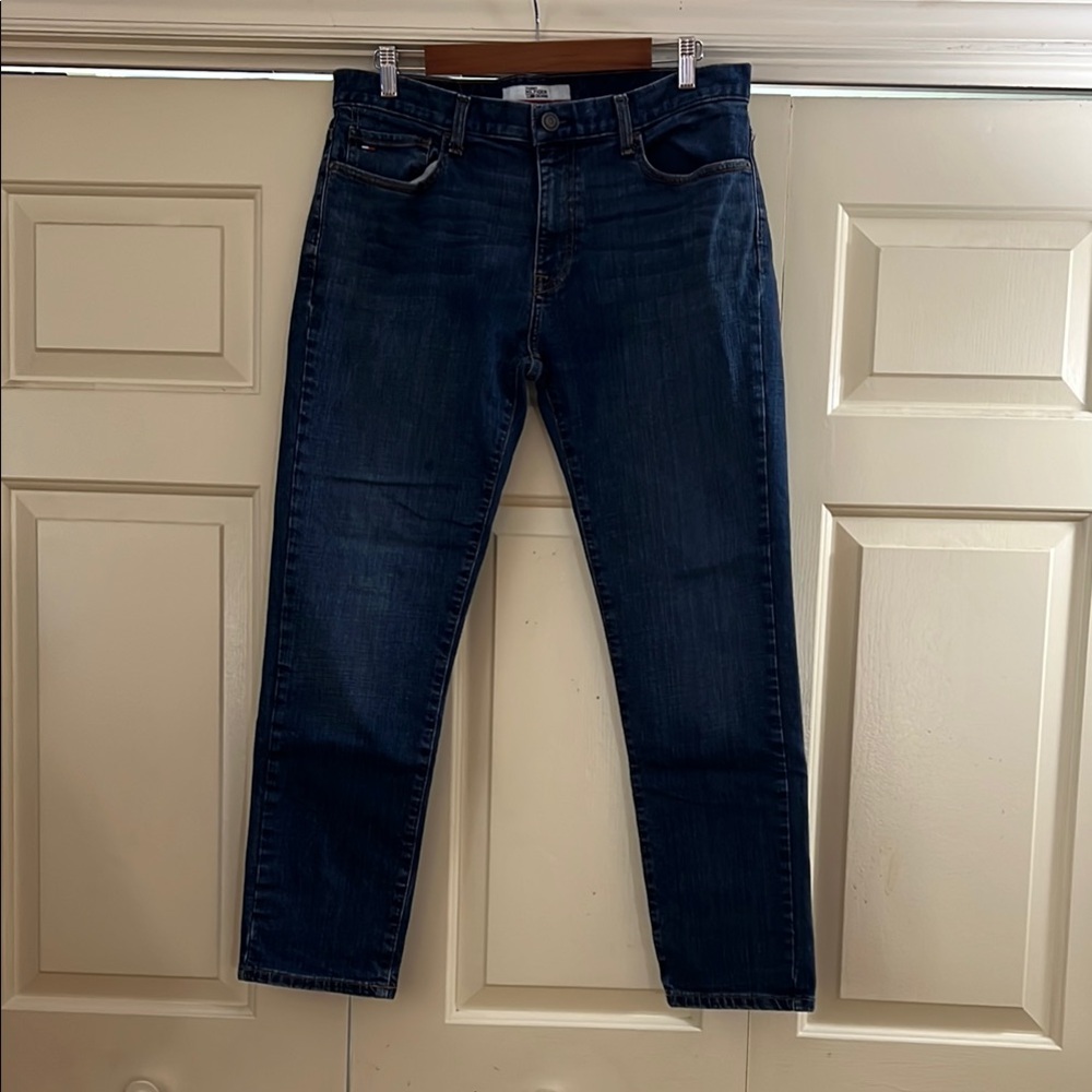 Tommy Hilfiger Men's Slim Medium Wash Blue Jeans